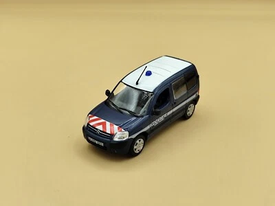 1/43 Citroën Berlingo "Gendarmerie Nationale" "Equipe Cynophile" Bleu 2005 Norev - Photo 1/3