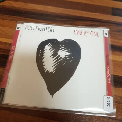 FOO FIGHTERS : One By One SONO EU  > VG+ (CD + DVD) - Bild 1 von 3