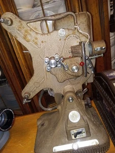 KEYSTONE MODEL K-161 BELMONT MOVIE PROJECTOR 16MM VINTAGE For REPAIR /PARTS - Picture 1 of 1