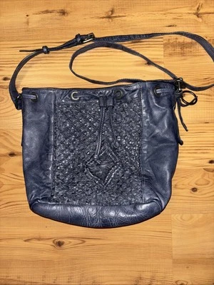 Bolso Bandolera Bolso Cubo Frye Azul Tejido Anudado Cuero Suave Cartera Cordón Foto 1 de 4