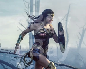 Wonder Woman (2017) Gal Gadot 10x8 Photo - Picture 1 of 1