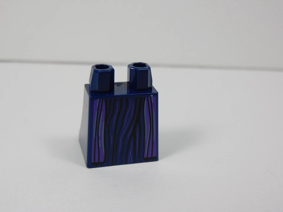 LEGO Azul Oscuro con Accesorio de Vestido Estampado Púrpura Minifigura O3 Foto 1 de 1