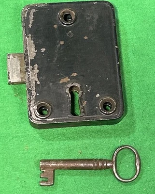 "Cerradura para muebles con cajón de gabinete de montaje empotrado con llave esqueleto, 3""x 2,25"" sin guardián" Foto 1 de 4