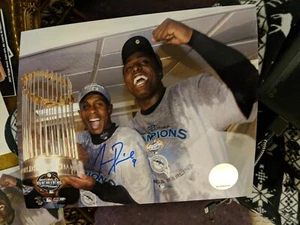 Foto firmada de Juan Pierre con licencia 8X10 de los campeones de la Serie Mundial de los marlins de Florida - Imagen 1 de 2