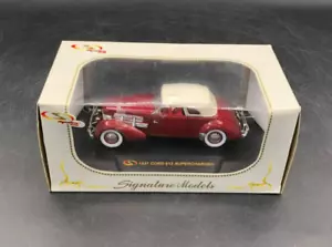 Signature Models 1937 Cord 812 Supercharged 1:32 Scale Model - Picture 1 of 5