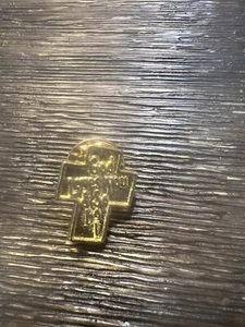 NA-GOD LOVES YOU & SO DO I CROSS (KLEINE) PIN #21386 - Bild 1 von 4