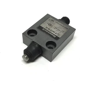 Honeywell 914CE18-Q Micro Limit Switch, Top Pin Plunger, SPDT 3A 250V, M12 4-Pin - Picture 1 of 4