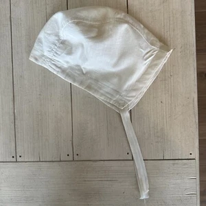 Vintage Bonnet. Adult Size. Off-White. Appears To Be Cotton - Picture 1 of 8
