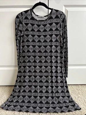 Loveappella Dress Women's Black & White Shift Geometric Long Sleeve Stretch Larg - Image 1 of 4
