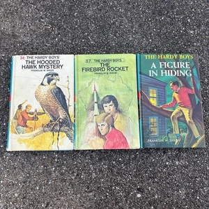 The Hardy Boys 3 Book Lot: # 16, 34, 57 EUC Hard Cover Franklin W Dixon - Foto 1 di 8