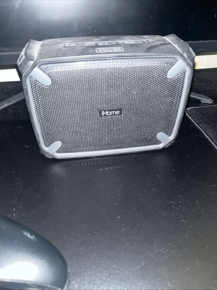 Altavoz inalámbrico iHome Bluetooth diseño resistente Foto 1 de 4