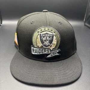 LAS VEGAS RAIDERS NEW ERA 59FIFTY NFL 2022 ON FIELD SALUTE TO SERVICE 7 1/2 NWOT - Picture 1 of 5