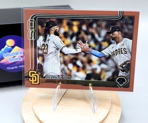 2025 Topps Series 2⚾San Diego Padres #389 Gold Celly Stick 0653/2025 - Photo 1/2