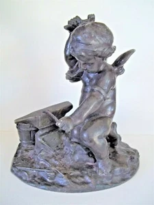 Limpio Antiguo Bronce Ángel Bebé Querubín Flechas Forja Martillos Diseño principios de 1900 - Imagen 1 de 12