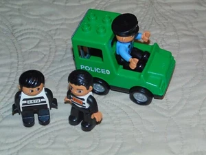 VINTAGE LEGO DUPLO POLICE PADDY WAGON, POLICEMAN AND TWO PRISONERS - Picture 1 of 8
