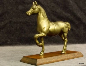 große alte Pferd Figur aus Messing auf Holzsockel,24 cm Hoch ca 1950 - Bild 1 von 1