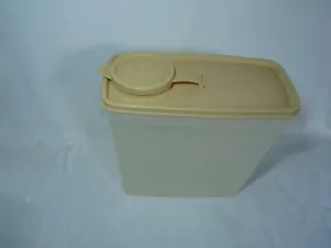 Tupperware Cereal Keeper 469-9 Storage Container and 471-2 Beige Lid - Picture 1 of 5