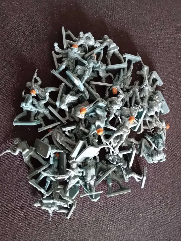 50 SOLDATS D INFANTERIE  ALLEMANDE. DEUXIEME GUERRE MONDIALE  1/72 LOT 4 - Photo 1/1