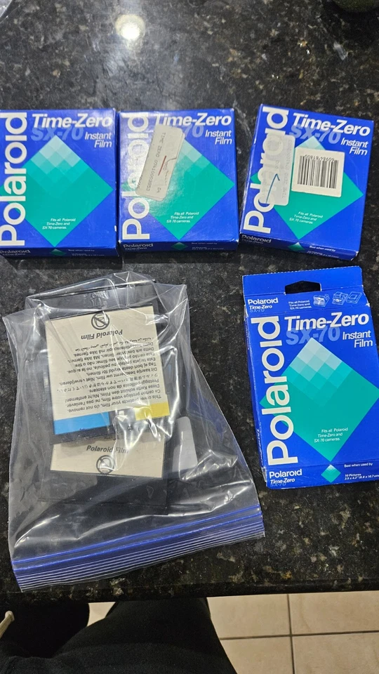 New Polaroid SX-70 Color Film for all Polaroid SX-70 - 10 Photos qty-1- Expired - Image 1 of 1