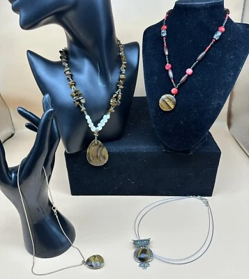 Lote de piedras preciosas ojo de tigre algunas tienen collar de perlas y corales 4 piezas Foto 1 de 4