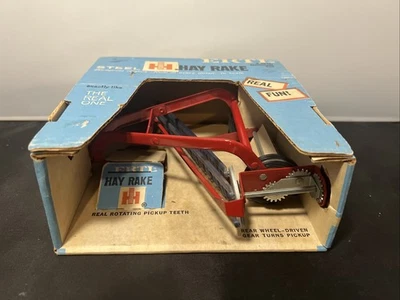 Rastrillo de heno Ertl IH vintage caja azul 1/16 Foto 1 de 4