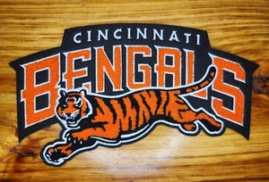 Ferro da stiro 10 pollici in ciniglia Cincinnati Bengals and Bengals Tiger su toppe. - Foto 1 di 1