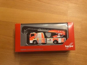 Herpa, Man Tgm Metz Scaletta Girevole 32 XS " Pompieri Göppingen " - Foto 1 di 1