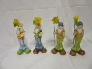 4 x herrli. Divertidos enanos coloridos con flores (talla aprox. 20 cm por pieza) nuevos NWH2517 - Imagen 1 de 4