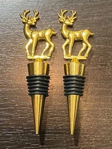 NEU WEIHNACHTSDEKO - GOLDFARBEN RENTIER HIRSCH METALL WEIN TOPPER SET X 2 - Bild 1 von 1