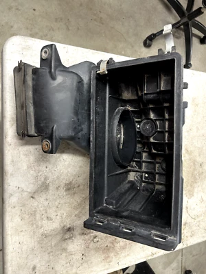 2013-2019 Ford Flex Air Cleaner Cover Housing Bottom AA53-9A600-AD — 第 1/3 张图片