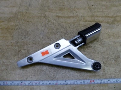 Honda V30 Magna VF500 H1614 1985. Pino e suporte para pés traseiros esquerdos - Imagem 1 de 4