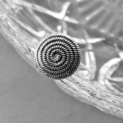 Hornillo de cabeza con botón giratorio calibre 20 calibre antiguo plateado aleación Q12 por paquete Foto 1 de 2