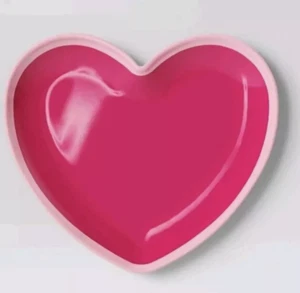 Target Room Essentials ~ Melamine 7¼" Pink Heart Shaped Dinner Plate ~ NEW - Picture 1 of 3