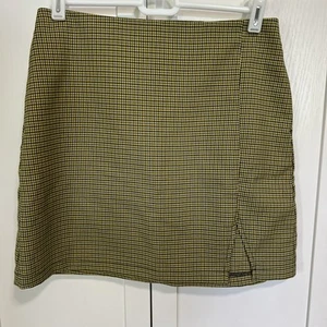 Urban Outfitters Darren Notched Pelmet Mini Skirt Sz Small Women’s Yellow Plaid - Picture 1 of 9