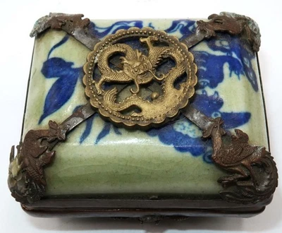 Caja de baratija azul y verde metalistería dragón chino fénix 2 1/4" x 2 5/8" Foto 1 de 4