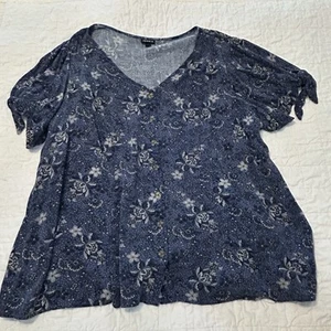Torrid Blouse Sz 3 Blue Floral Print Short Sleeved Top Shirt - Picture 1 of 4
