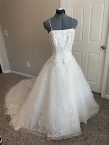 Casablanca Bridal Ivory White Wedding Dress Size 10 Ball Gown Train Beaded - Picture 1 of 13