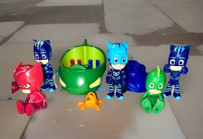Disney 5 PJ Masks 3.5” Figuras - 2 Vehículos y 1 Lote de Accesorios Splat Pegajoso Foto 1 de 4