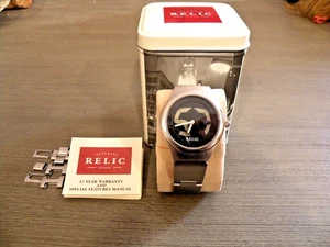 Reloj Hombre Reliquia Plateado Cara Negra Acero Inoxidable Cuarzo 38m ZR90504 -Baterías Nuevas - Imagen 1 de 7
