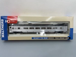 Walthers Ho 85’ Budd 46 Seat Train Passenger Car Seaboard Coast Line 932-16302 - Picture 1 of 9