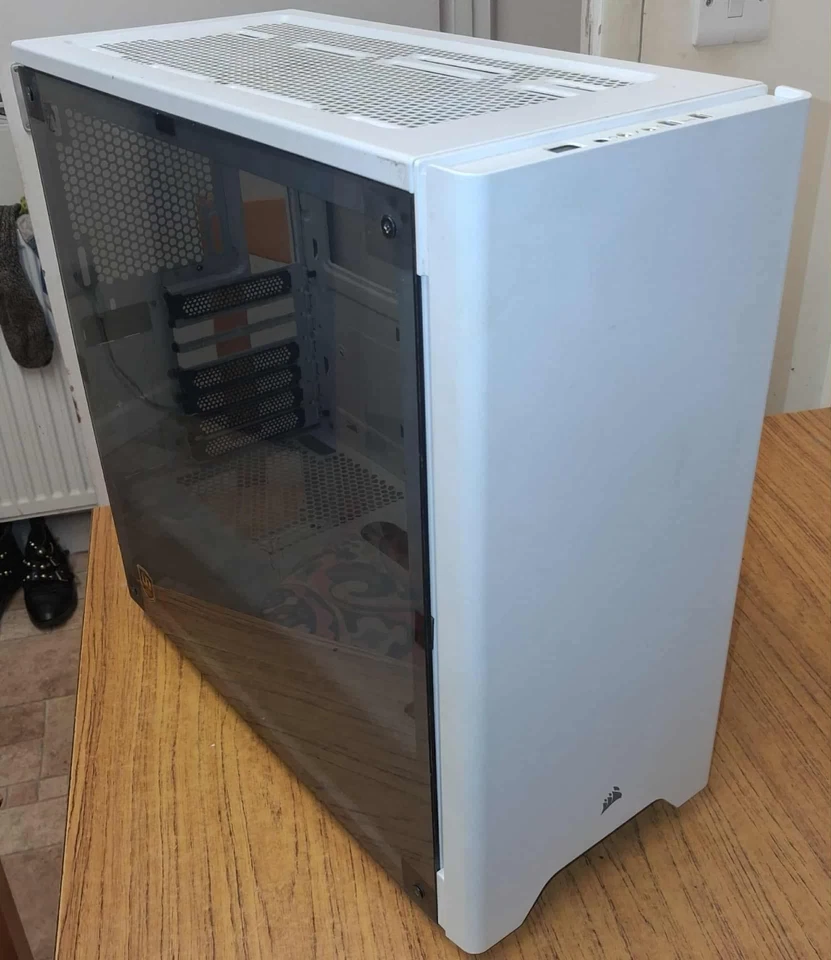 Corsair Carbide 275r White PC Case, Acrylic Panel - Power Button Not Working! - Image 1 of 4
