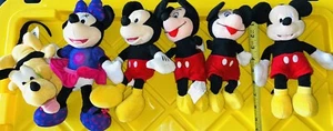 Disney - Plüsch - (6 Stück) 4 Mickey Mouse/1 Minnie Mouse/1 Pluto - 8 bis 9 Zoll - Bild 1 von 1