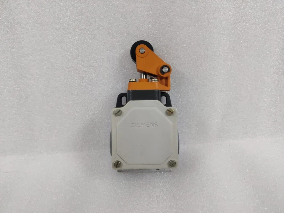 SIEMENS 3SE3 100-1E-Z LIMIT SWITCH - Image 1 of 4