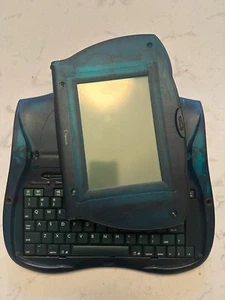 Apple Newton eMate 300 para piezas pantalla separada incompleta LEER - Imagen 1 de 11