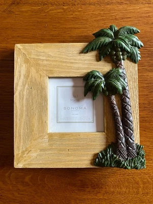 Palmeras sobre Marco de Madera Mesa Tropical 6" x 6" para Imagen de 3" x 3" Foto 1 de 4