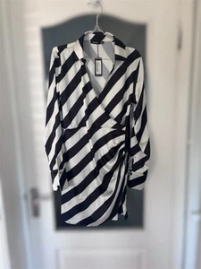 Women’s boohoo satin Black and White dress size 10 bnwt - Picture 1 of 3