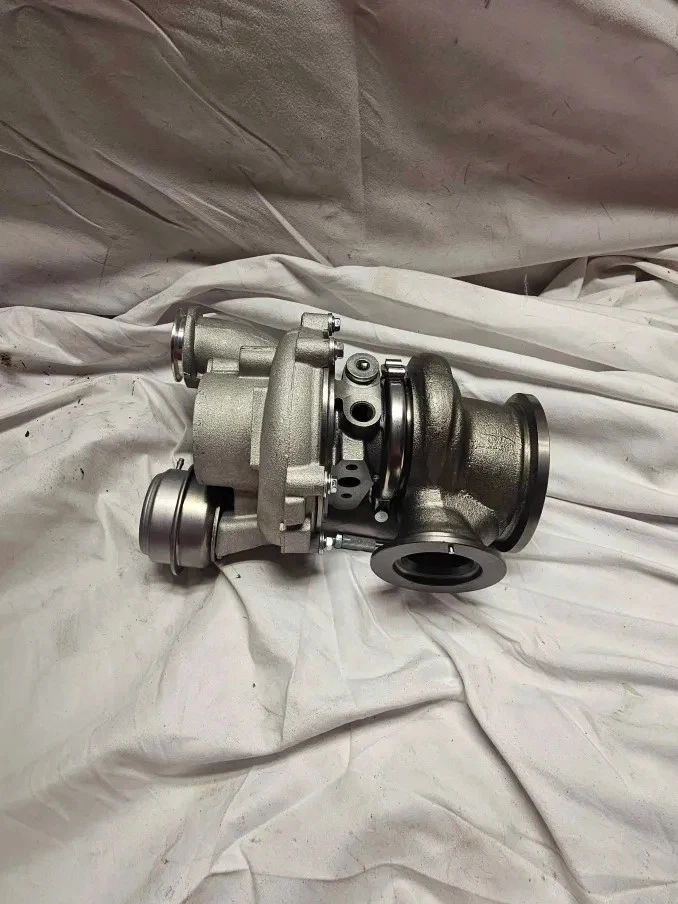 Turbocompresor para BMW X5 X6 750Li 650i 550i GT xDrive Motor 4.4L 11657646092 Foto 1 de 4