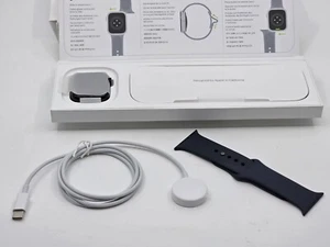VGC Apple Watch SE 2nd Gen 40mm GPS/LTE Midnight Case Midnight Band MRG63LL/A - Zdjęcie 1 z 8