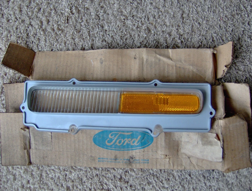 1970 70 Lincoln continental NOS RH side marker lens - Image 1 of 1