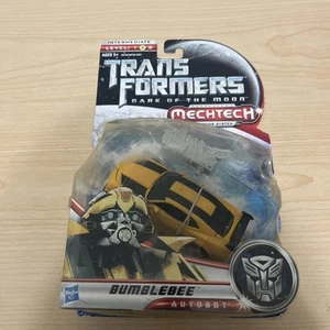Transformers 2010 Dark of the Moon Deluxe Bumblebee - Picture 1 of 2